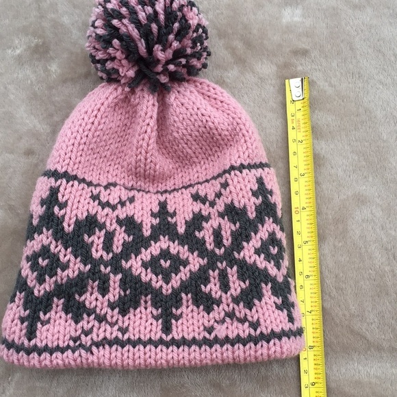 NWOT Winter Acrylic Pom Pom Beanie, OS (Girls) - Picture 12 of 12